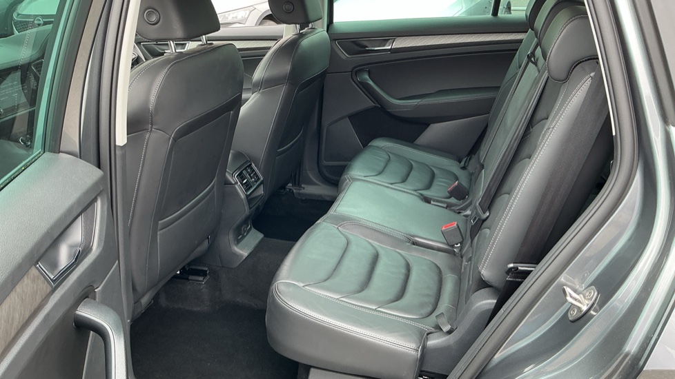 Skoda Kodiaq 1.5 TSI SE L Executive 5dr DSG [7 Seat] Petrol Estate - Image 30