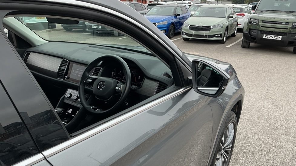 Skoda Kodiaq 1.5 TSI SE L Executive 5dr DSG [7 Seat] Petrol Estate - Image 35
