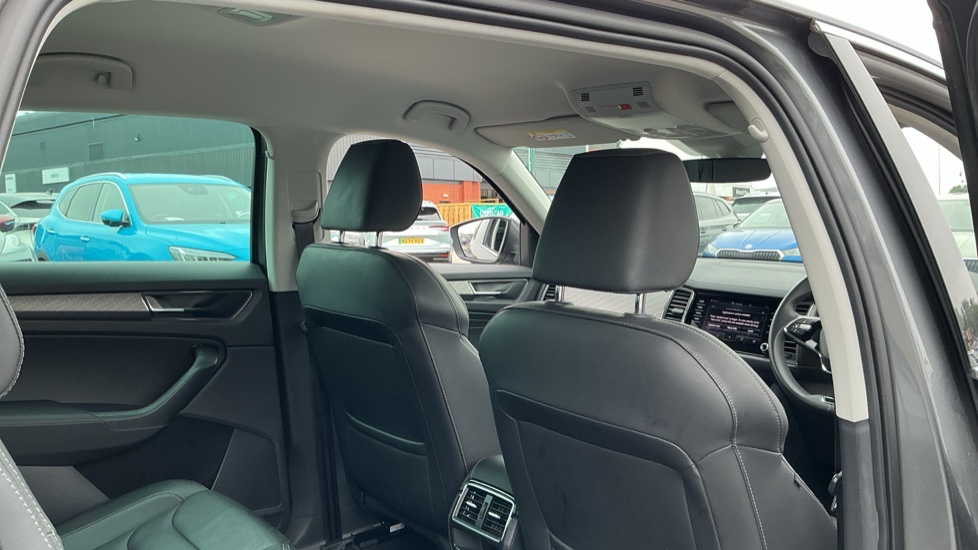 Skoda Kodiaq 1.5 TSI SE L Executive 5dr DSG [7 Seat] Petrol Estate - Image 36
