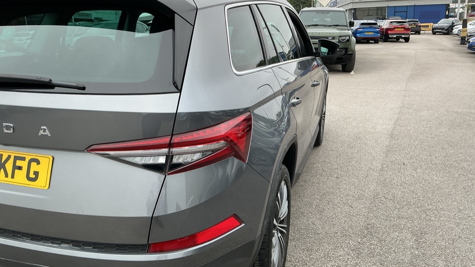 Skoda Kodiaq 1.5 TSI SE L Executive 5dr DSG [7 Seat] Petrol Estate - Image 40