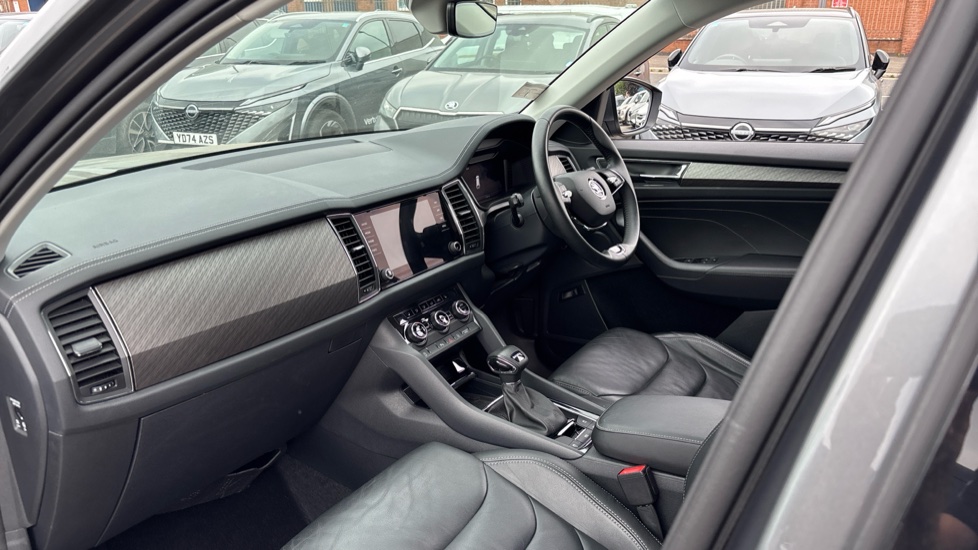 Skoda Kodiaq 1.5 TSI SE L Executive 5dr DSG [7 Seat] Petrol Estate - Image 2