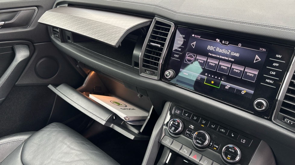 Skoda Kodiaq 1.5 TSI SE L Executive 5dr DSG [7 Seat] Petrol Estate - Image 31