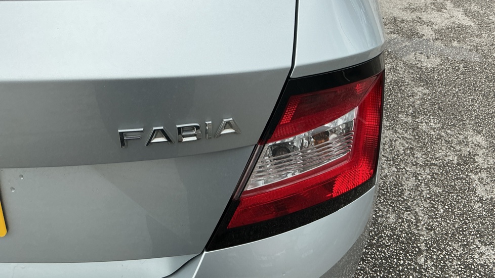 Skoda Fabia 1.0 MPI 75 SE L 5dr Petrol Hatchback - Image 33