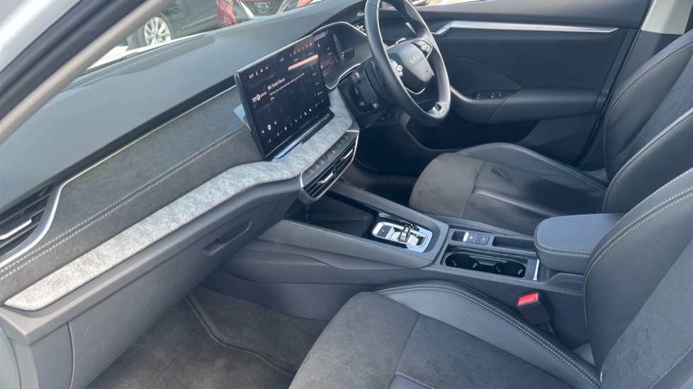Skoda Octavia 1.5 TSI 150 e-TEC SE L 5dr DSG Petrol Estate - Image 2