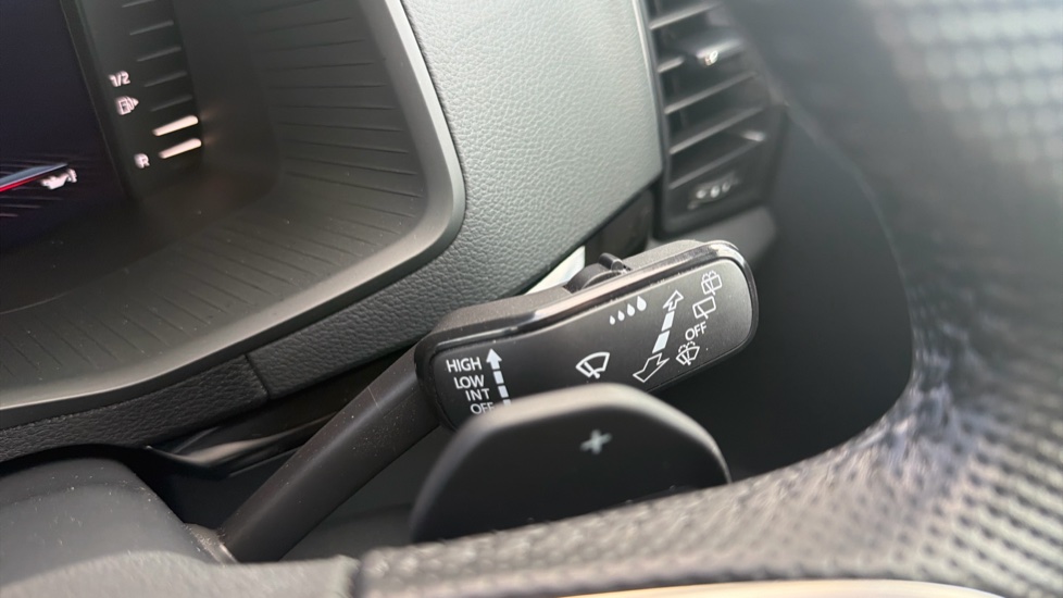 Skoda Karoq 1.5 TSI Sportline Edition 5dr DSG Petrol Estate - Image 24