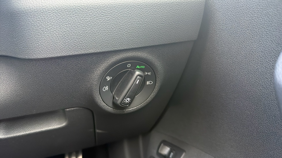Skoda Karoq 1.5 TSI Sportline Edition 5dr DSG Petrol Estate - Image 25