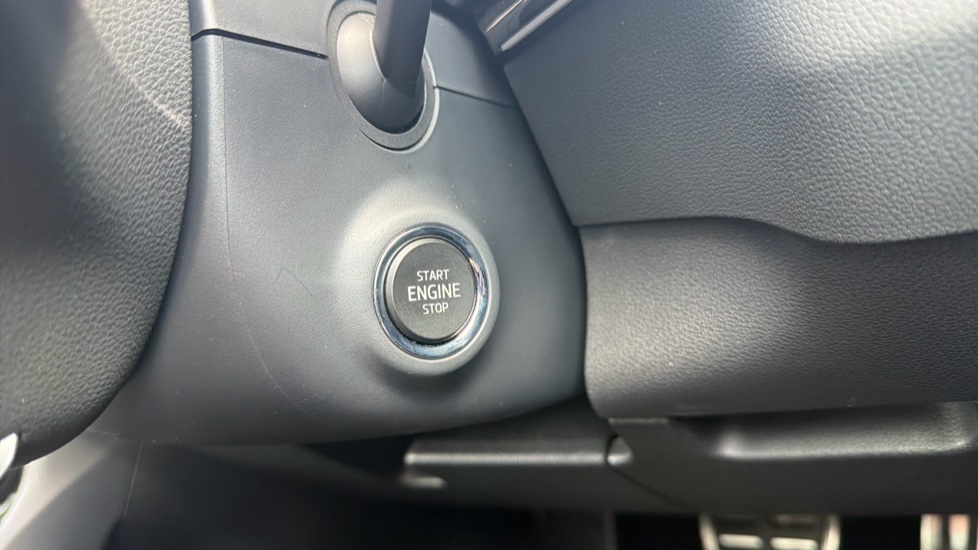 Skoda Karoq 1.5 TSI Sportline Edition 5dr DSG Petrol Estate - Image 26