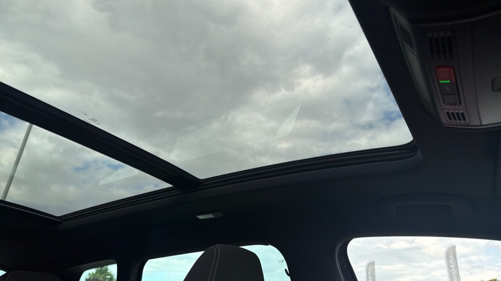 Skoda Karoq 1.5 TSI Sportline Edition 5dr DSG Petrol Estate - Image 37