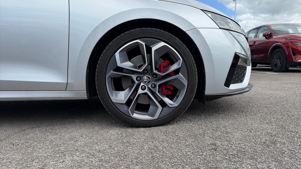 Skoda Octavia 2.0 TSI vRS 5dr DSG Petrol Hatchback - Image 5