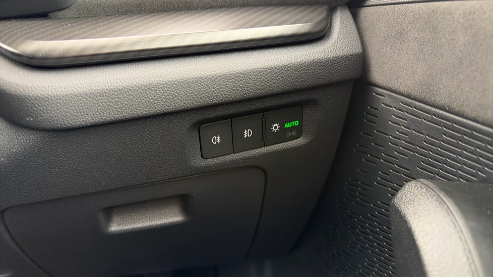 Skoda Octavia 2.0 TSI vRS 5dr DSG Petrol Hatchback - Image 27