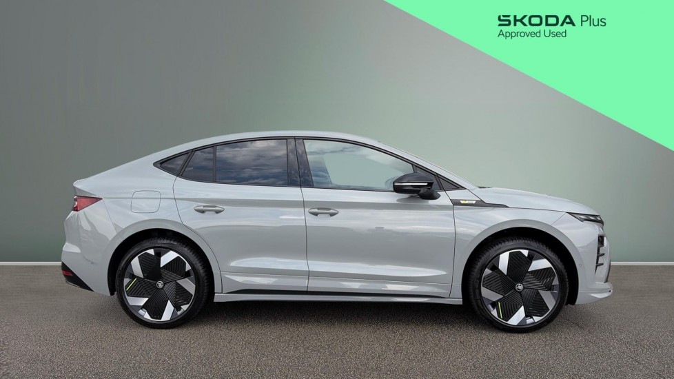 Skoda Enyaq 250kW vRS 84kWh 4x4 5dr Auto Electric Estate - Image 4