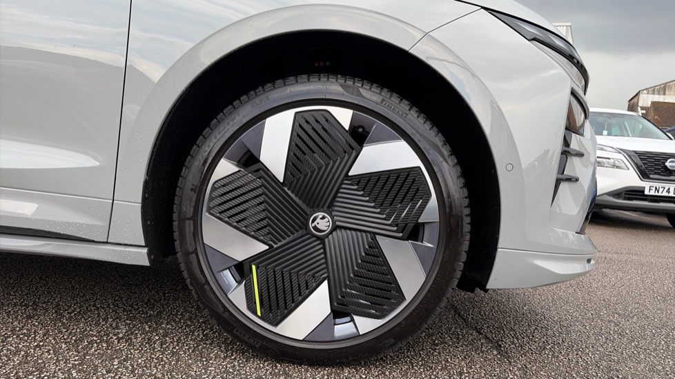 Skoda Enyaq 250kW vRS 84kWh 4x4 5dr Auto Electric Estate - Image 5