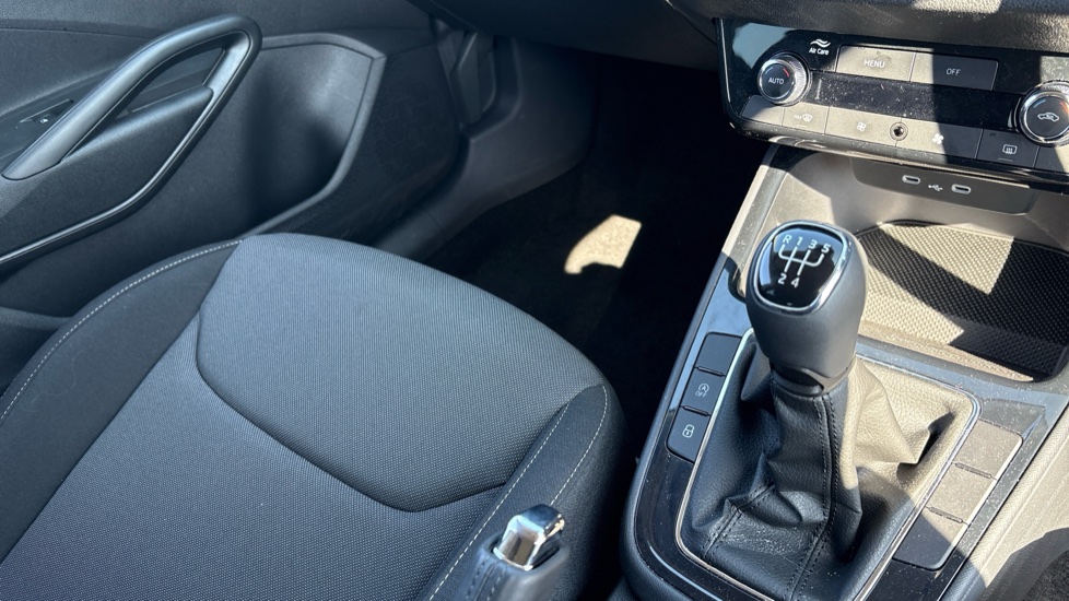 Skoda Fabia 1.0 TSI Design Edition 5dr Petrol Hatchback - Image 14