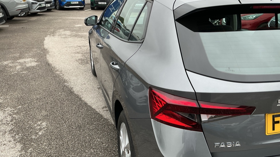 Skoda Fabia 1.0 MPI 80 SE Comfort 5dr Petrol Hatchback - Image 30