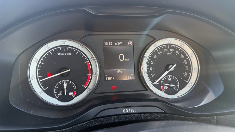 Skoda Karoq 1.5 TSI SE Drive 5dr Petrol Estate - Image 11
