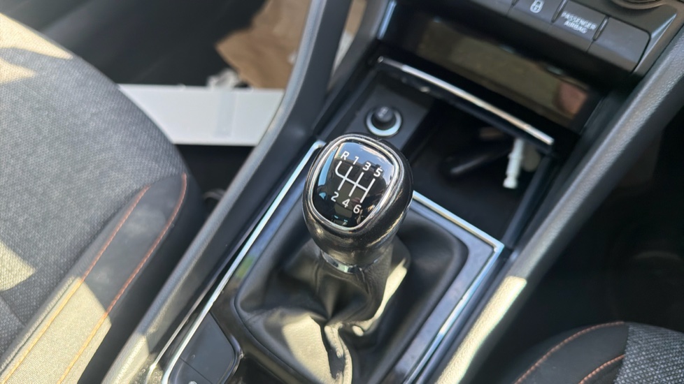 Skoda Karoq 1.5 TSI SE Drive 5dr Petrol Estate - Image 14