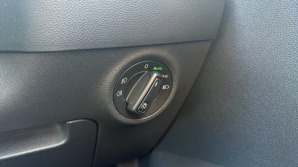 Skoda Karoq 1.5 TSI SE Drive 5dr Petrol Estate - Image 23