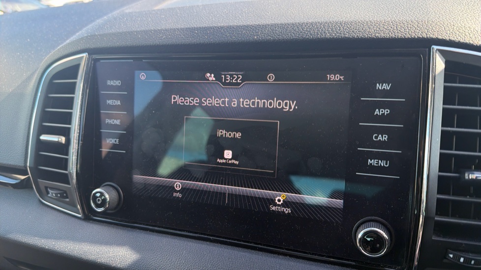 Skoda Karoq 1.5 TSI SE Drive 5dr Petrol Estate - Image 31