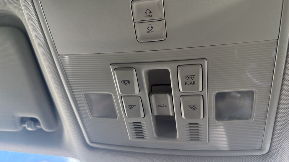 Skoda Karoq 1.5 TSI SE Drive 5dr Petrol Estate - Image 35