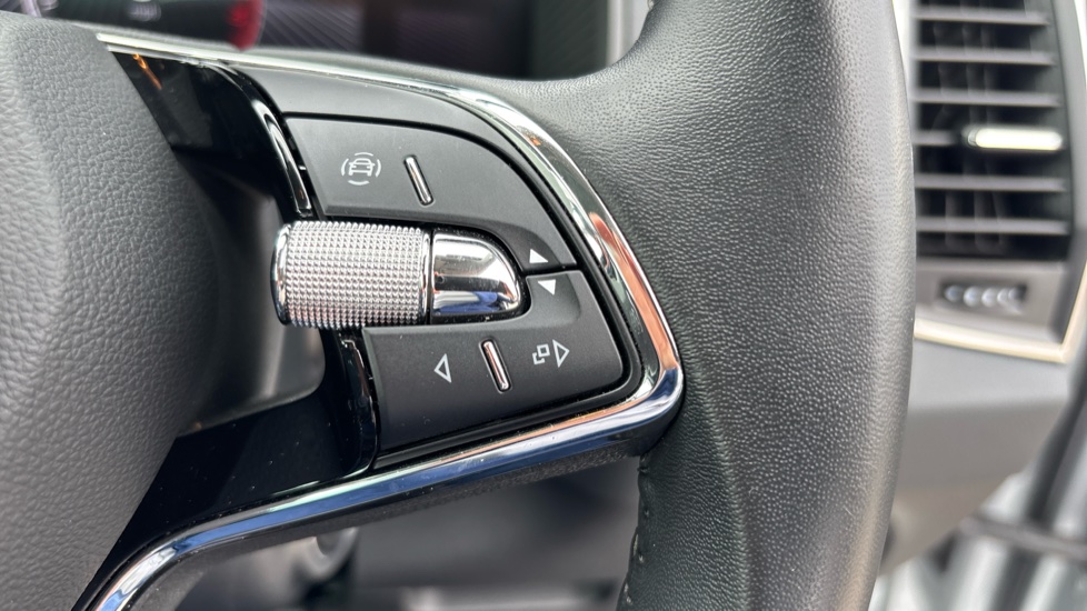 Skoda Karoq 1.0 TSI SE Drive 5dr Petrol Estate - Image 18