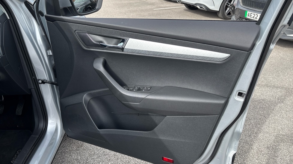 Skoda Karoq 1.0 TSI SE Drive 5dr Petrol Estate - Image 19