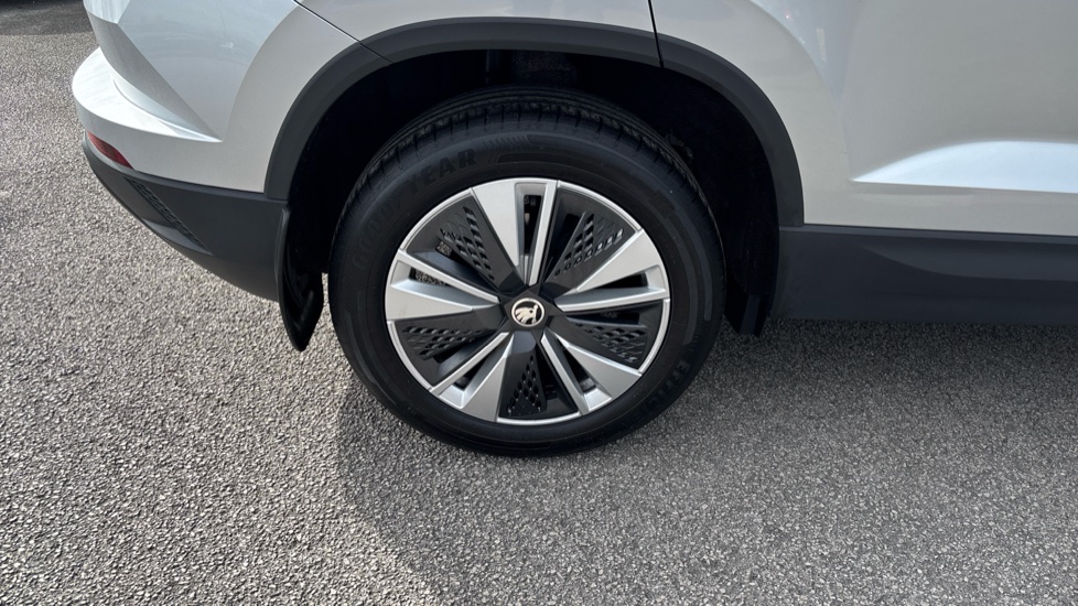 Skoda Karoq 1.0 TSI SE Drive 5dr Petrol Estate - Image 21