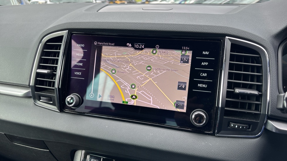 Skoda Karoq 1.0 TSI SE Drive 5dr Petrol Estate - Image 32