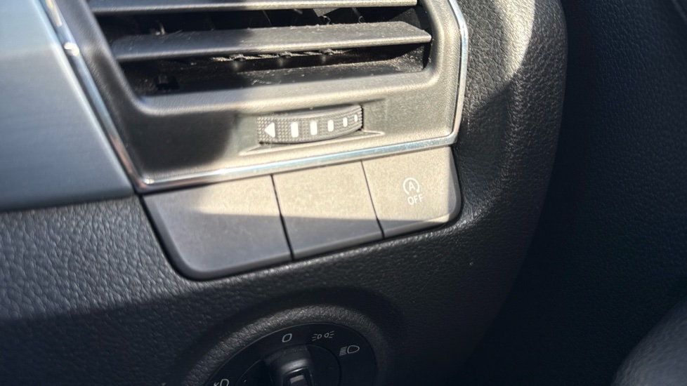 Skoda Fabia 1.0 MPI 75 SE 5dr Petrol Hatchback - Image 29