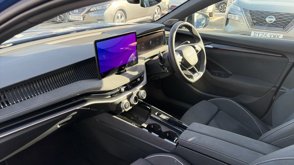 Skoda Superb 1.5 TSI iV Sportline 5dr DSG Estate - Image 2