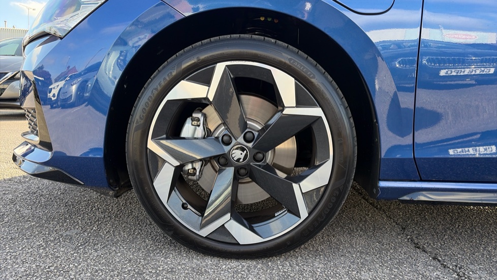 Skoda Superb 1.5 TSI iV Sportline 5dr DSG Estate - Image 5