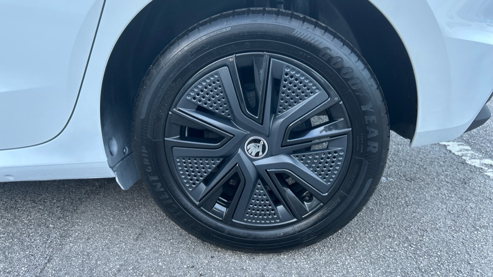 Skoda Fabia 1.0 TSI 116 Colour Edition 5dr Petrol Hatchback - Image 43