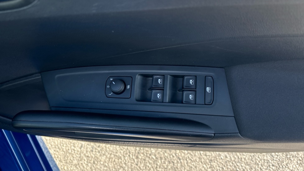 Skoda Fabia 1.0 TSI Colour Edition 5dr Petrol Hatchback - Image 19