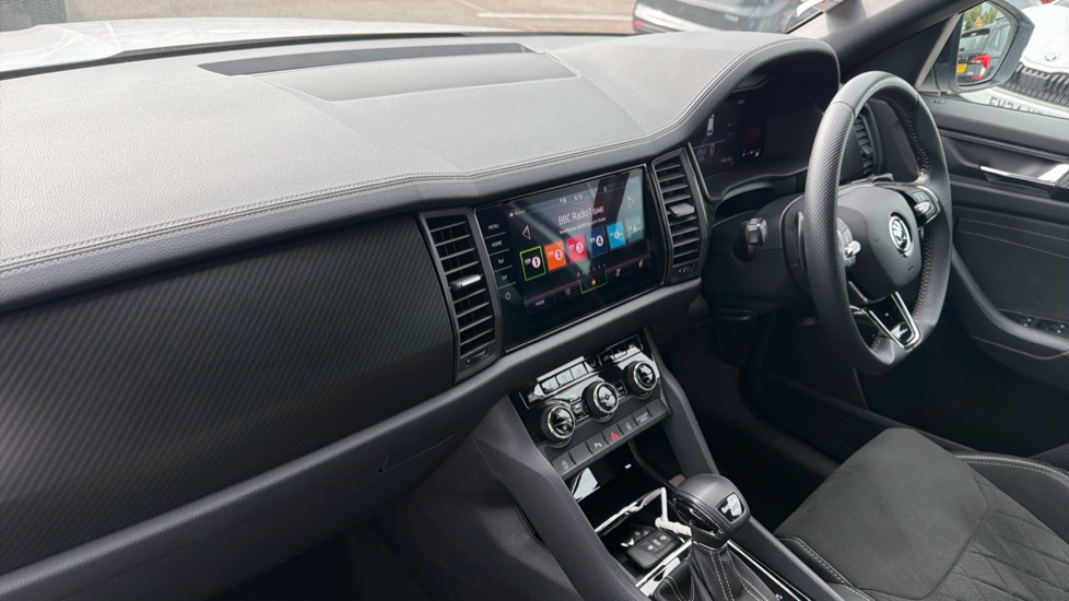 Skoda Kodiaq 2.0 TSI 190 Sport Line 4x4 5dr DSG [7 Seat] Petrol Estate - Image 2