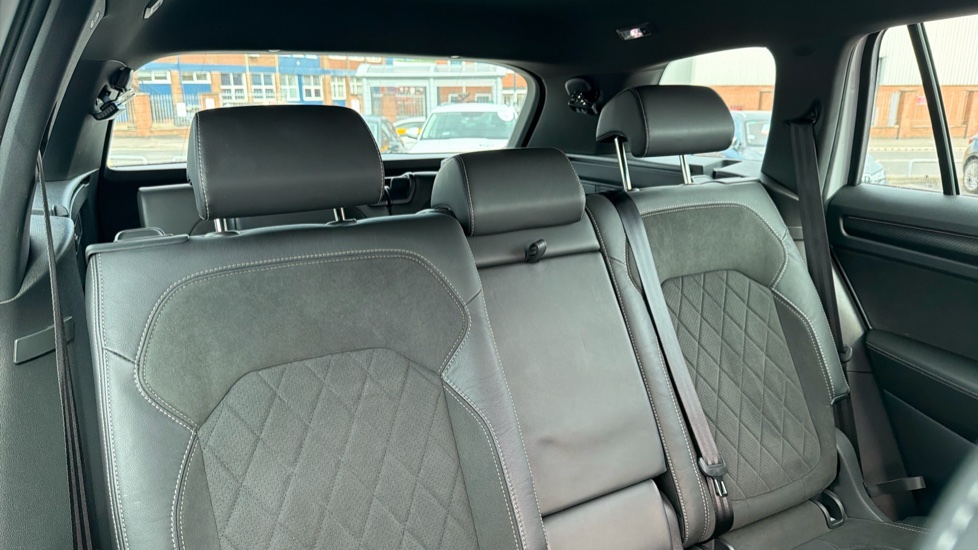 Skoda Kodiaq 2.0 TSI 190 Sport Line 4x4 5dr DSG [7 Seat] Petrol Estate - Image 16