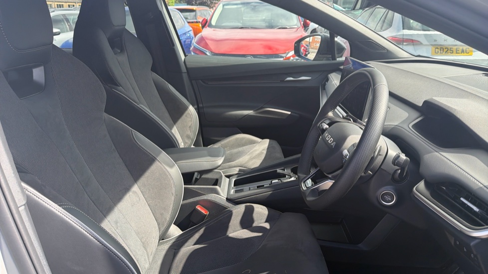 Skoda Elroq 150kW 60 SportLine 63kWh 5dr Auto Electric Estate - Image 15