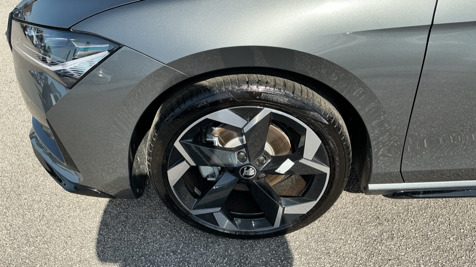 Skoda Superb 1.5 TSI e-TEC Sportline 5dr DSG Petrol Hatchback - Image 29