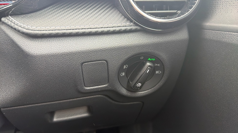 Skoda Fabia 1.5 TSI 177 130 5dr DSG Petrol Hatchback - Image 25