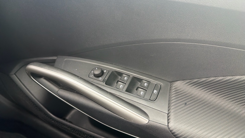 Skoda Fabia 1.5 TSI 177 130 5dr DSG Petrol Hatchback - Image 27