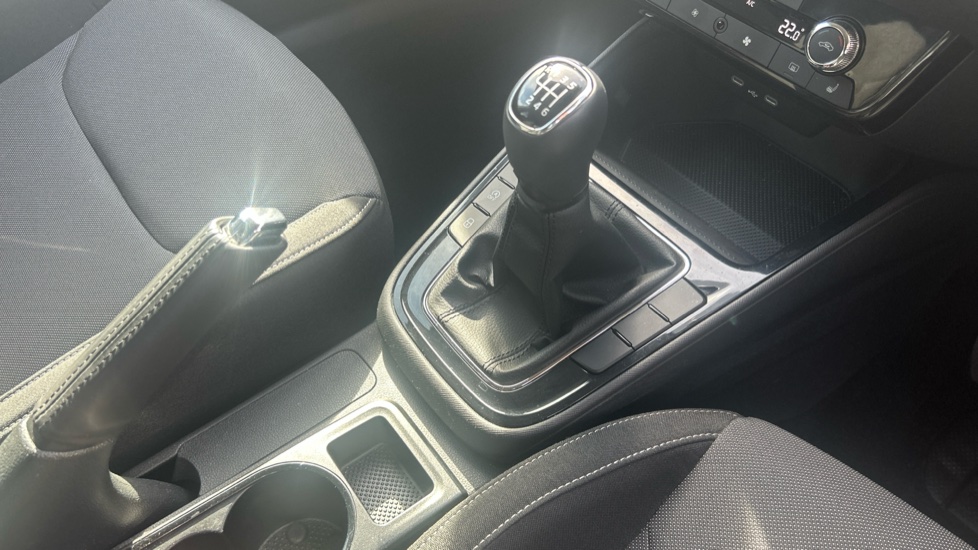 Skoda Fabia 1.0 TSI 116 Design Edition 5dr Petrol Hatchback - Image 14