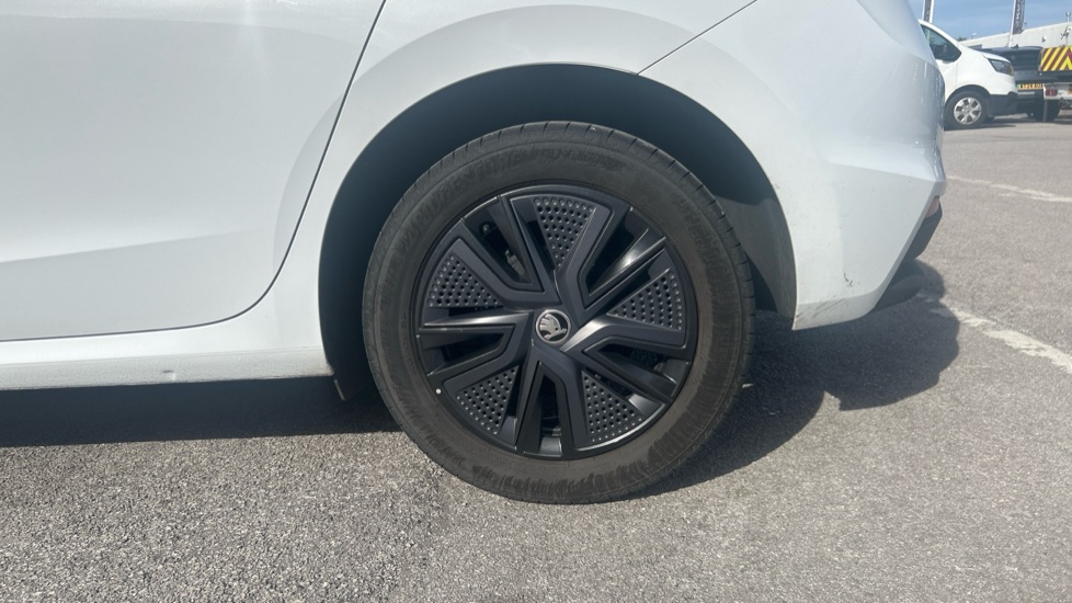Skoda Fabia 1.0 TSI 116 Design Edition 5dr Petrol Hatchback - Image 35