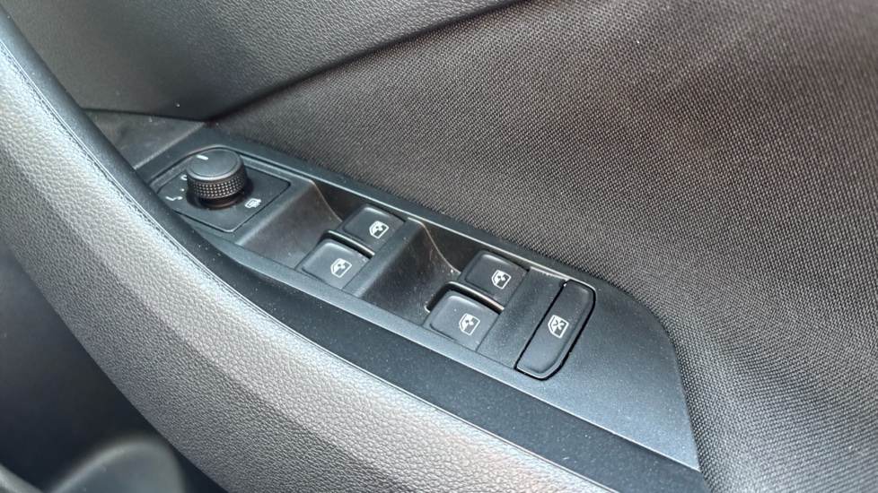 Skoda Kamiq 1.0 TSI 95 SE Edition 5dr Petrol Hatchback - Image 27