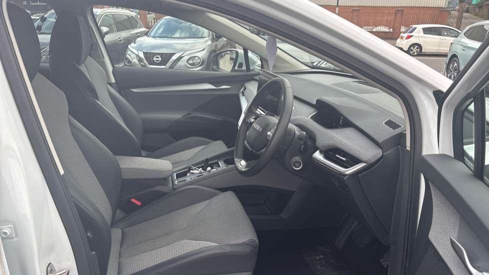Skoda Enyaq 150kW 60 SE L 63kWh 5dr Auto Electric Estate - Image 15