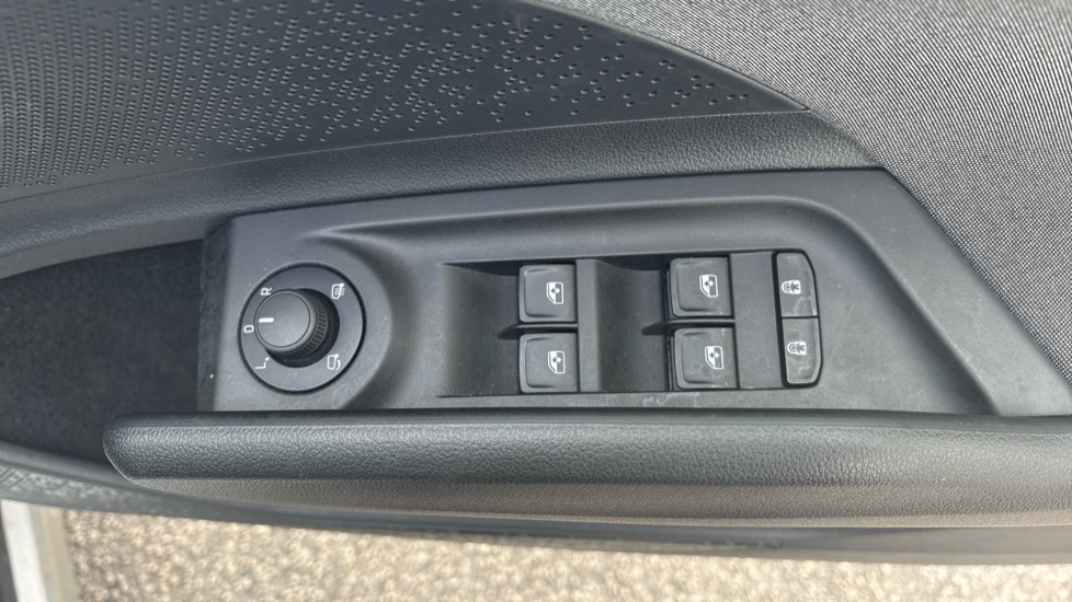 Skoda Enyaq 150kW 60 SE L 63kWh 5dr Auto Electric Estate - Image 19