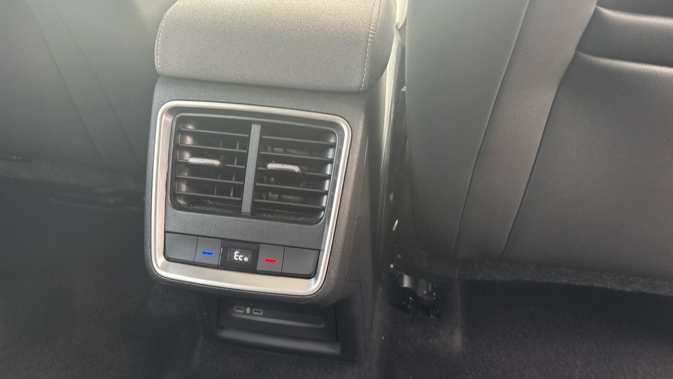 Skoda Enyaq 150kW 60 SE L 63kWh 5dr Auto Electric Estate - Image 21