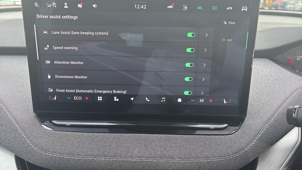 Skoda Enyaq 150kW 60 SE L 63kWh 5dr Auto Electric Estate - Image 35