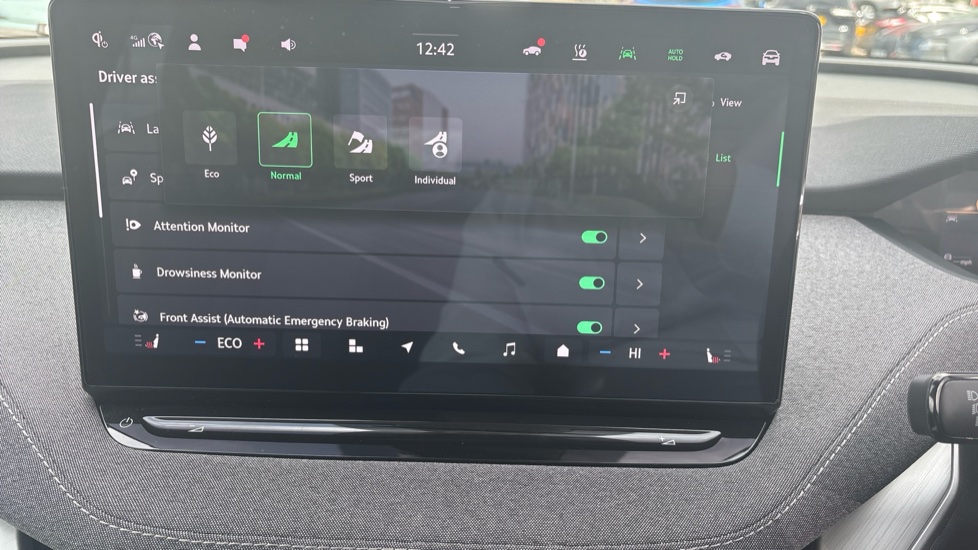 Skoda Enyaq 150kW 60 SE L 63kWh 5dr Auto Electric Estate - Image 36