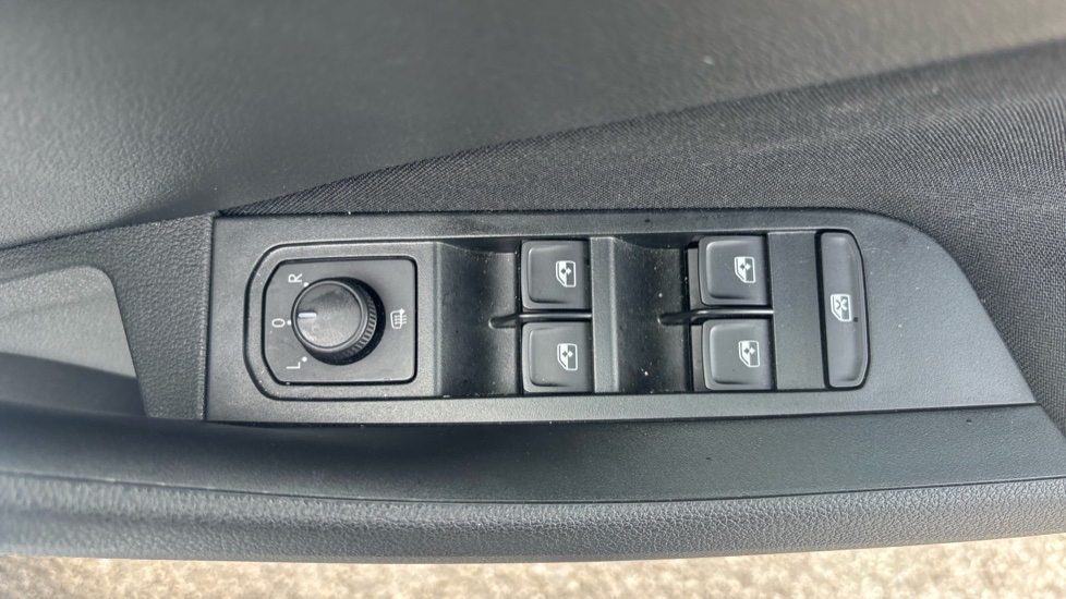 Skoda Kamiq 1.0 TSI SE Edition 5dr Petrol Hatchback - Image 25