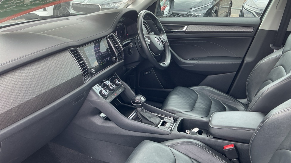 Skoda Kodiaq 1.5 TSI SE L Executive 5dr DSG [7 Seat] Petrol Estate - Image 2