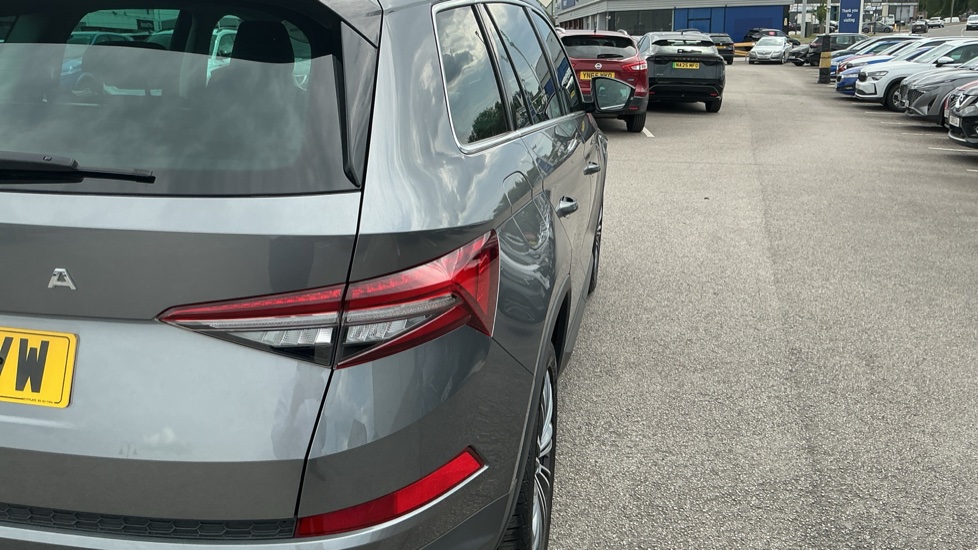 Skoda Kodiaq 1.5 TSI SE L Executive 5dr DSG [7 Seat] Petrol Estate - Image 29