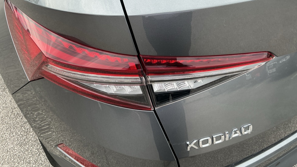 Skoda Kodiaq 1.5 TSI SE L Executive 5dr DSG [7 Seat] Petrol Estate - Image 31